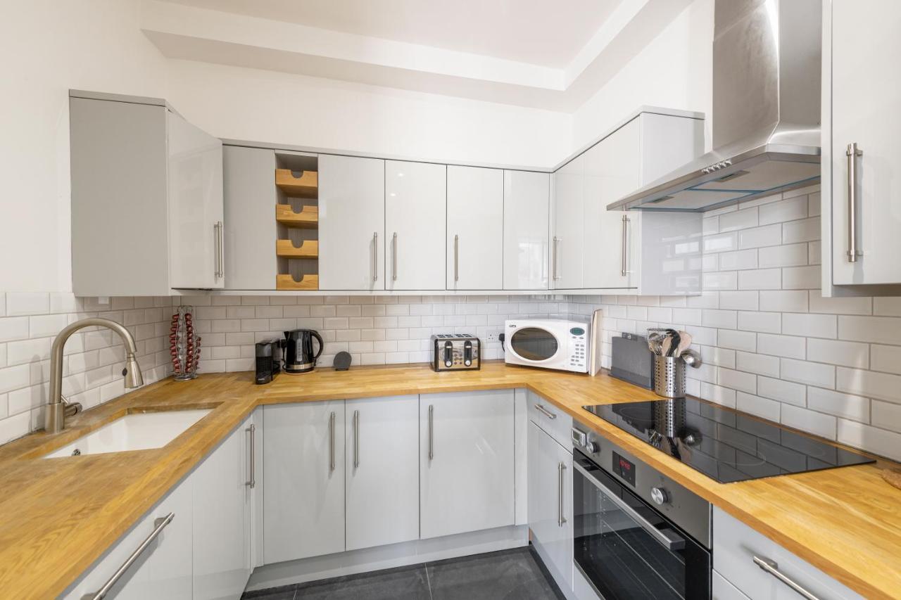 Georgian 2 Bed Apartment With 3 Bathrooms And Parking Exterior foto
