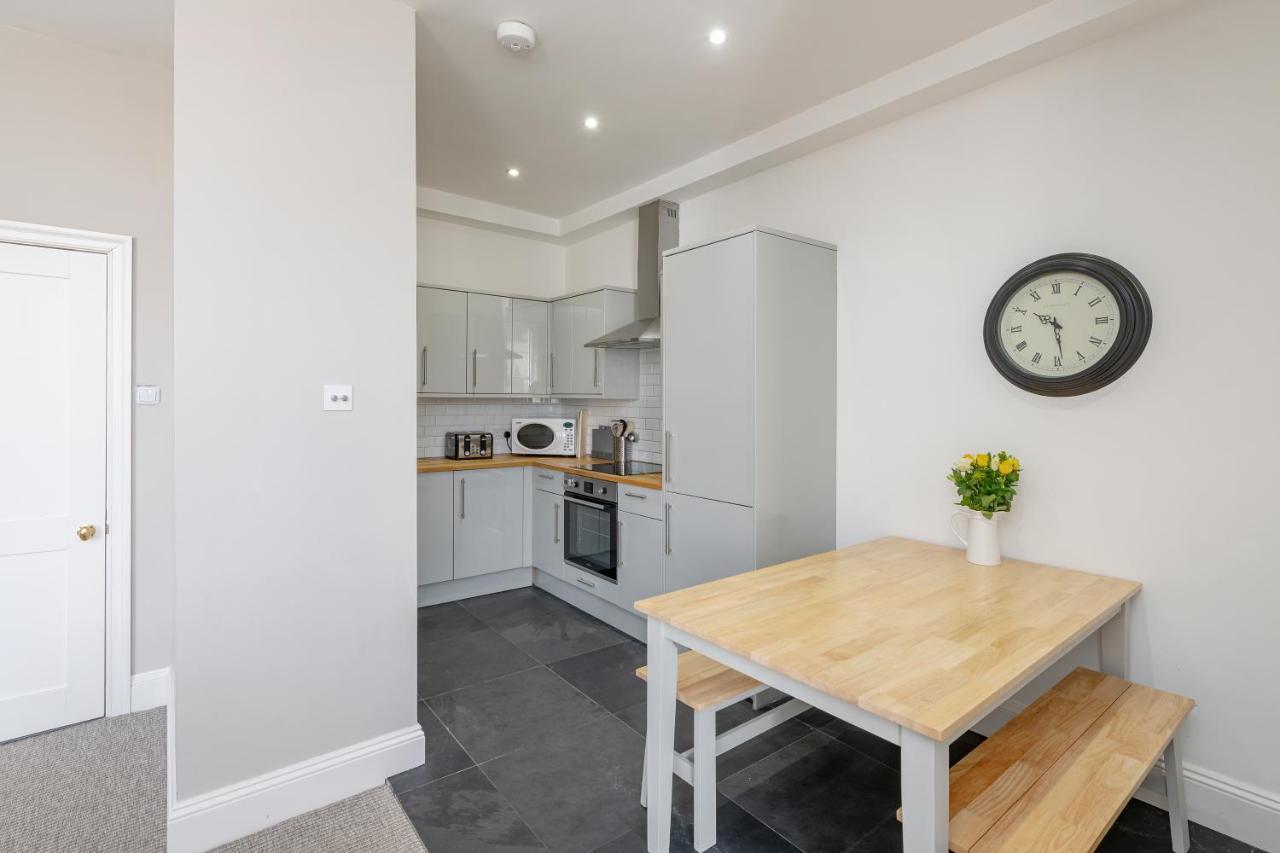 Georgian 2 Bed Apartment With 3 Bathrooms And Parking Exterior foto