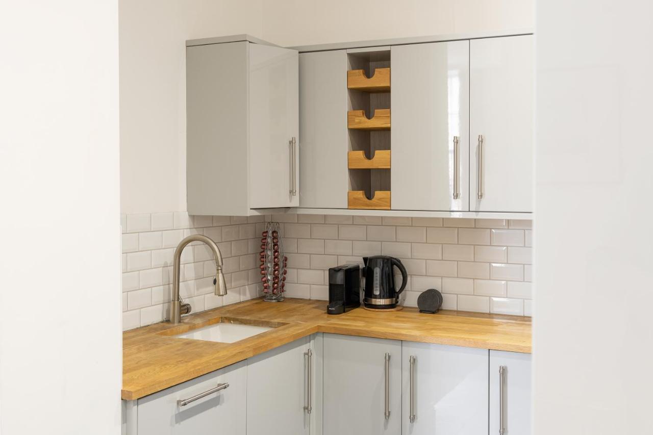 Georgian 2 Bed Apartment With 3 Bathrooms And Parking Exterior foto